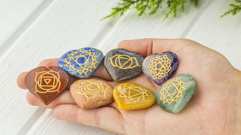 Essential oils to balance the chakras