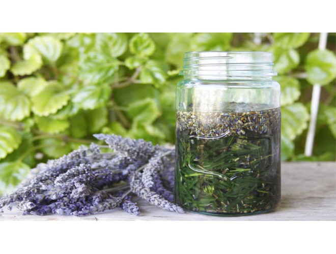 Create your own herbal bath oils