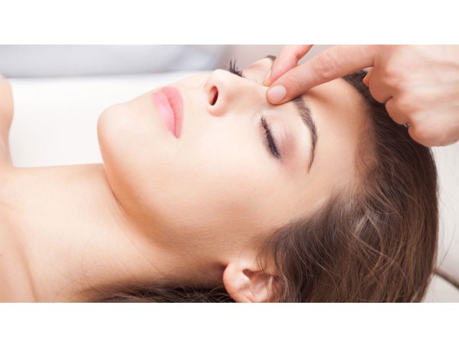 Aromatic acupressure facial for health and wellbeing