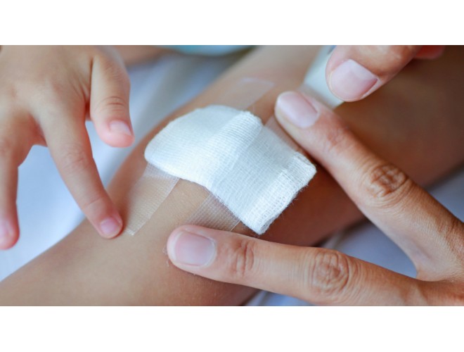 The aromatherapeutic first aid powers of essential oils